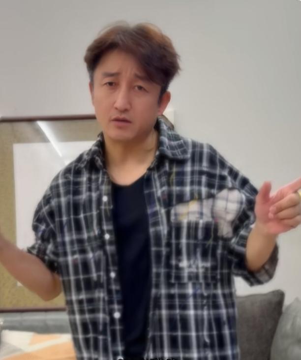 网友给邹市明提建议，先离婚，把认为最没用的儿子给妻子。然后复出打几场拳击比赛，再