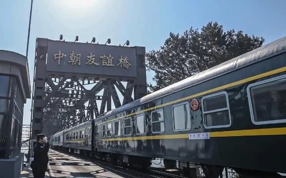 成了，朝鲜邀请中国出访。7月14日，中国正式宣布，应朝鲜邀请，中国党政代表团于7