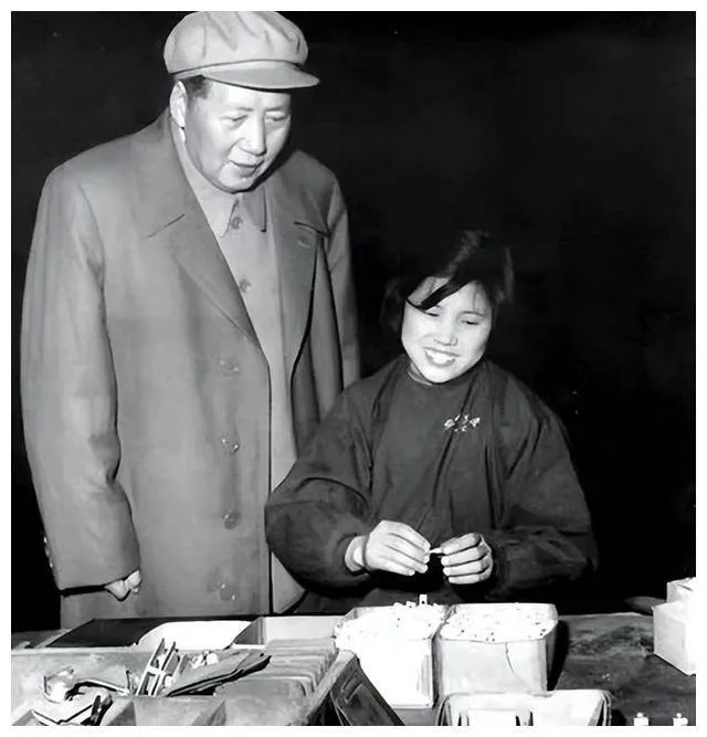 1958年，毛主席到沈阳二一三机床电器厂视察，到达之后发现工人态度冷漠，没想到只