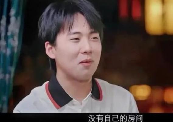一直很喜欢郭麒麟，给人一种很温和、阳光的感觉，像一个邻家大男孩。 老郭现在的