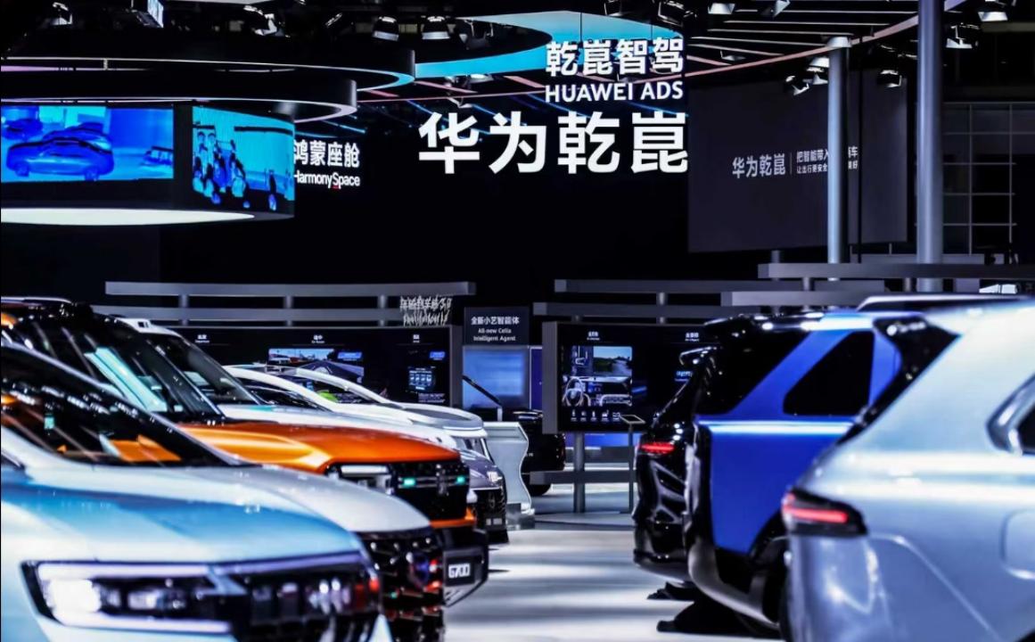 顶配变标配！看完2026北京车展，我只想说：车企真的杀疯了