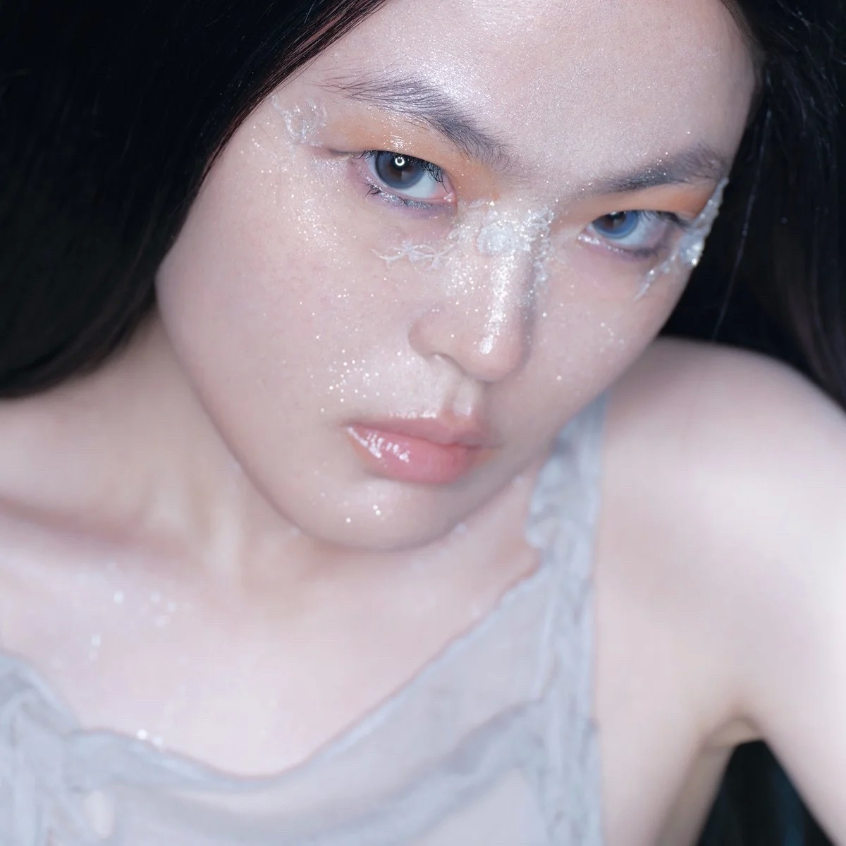 是灵，而且这次不止是灵，像加工过的水，自然精致