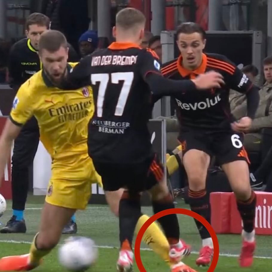 AC米兰据米兰新闻网获悉，斯特拉希尼亚·帕夫洛维奇在对阵科莫的比赛中，因对手一