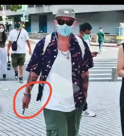 具俊晔走了他没有回韩国也没有去其他国家，而是去了台北一个出租房，他离开了和大