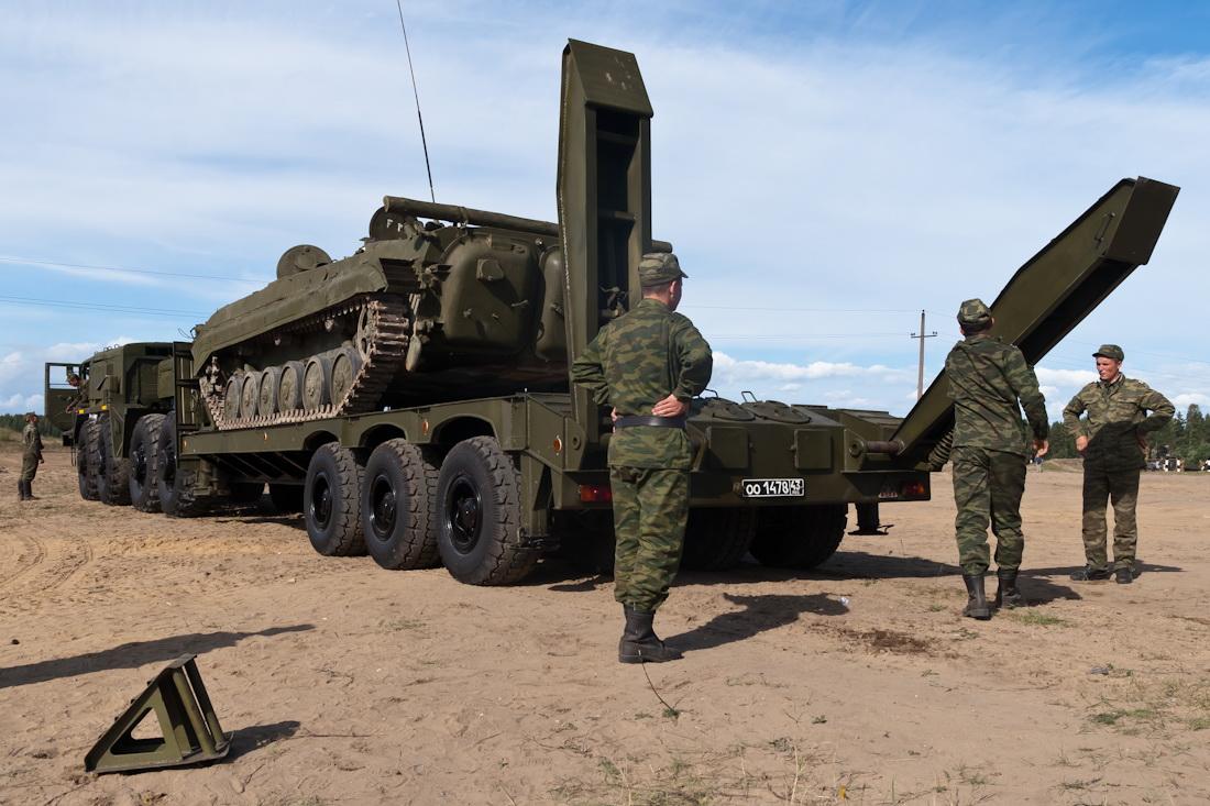 “765工程特2号”仅产几辆的首个改进型车里雅宾斯克厂糟糕的生产组织能力，让库