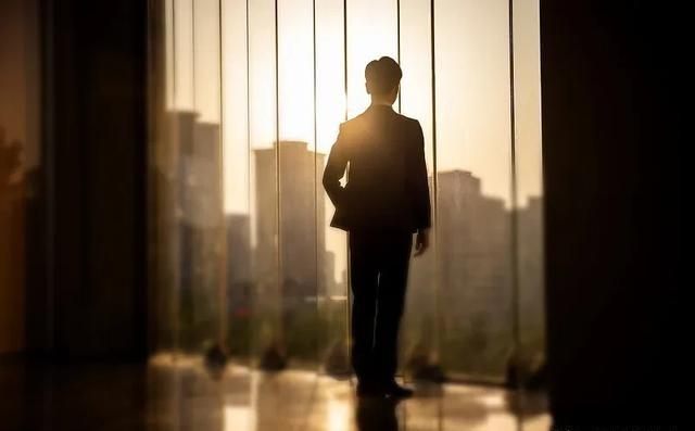 不得不佩服，中国的战略眼光，还是很敏锐的。中东一打仗，石油运输就不稳。很多国家都