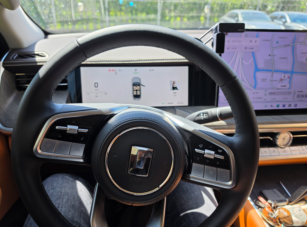 500Hi4-Z，它就成了我日常出行、家庭代步、偶尔轻度越野的全能搭档。作为长