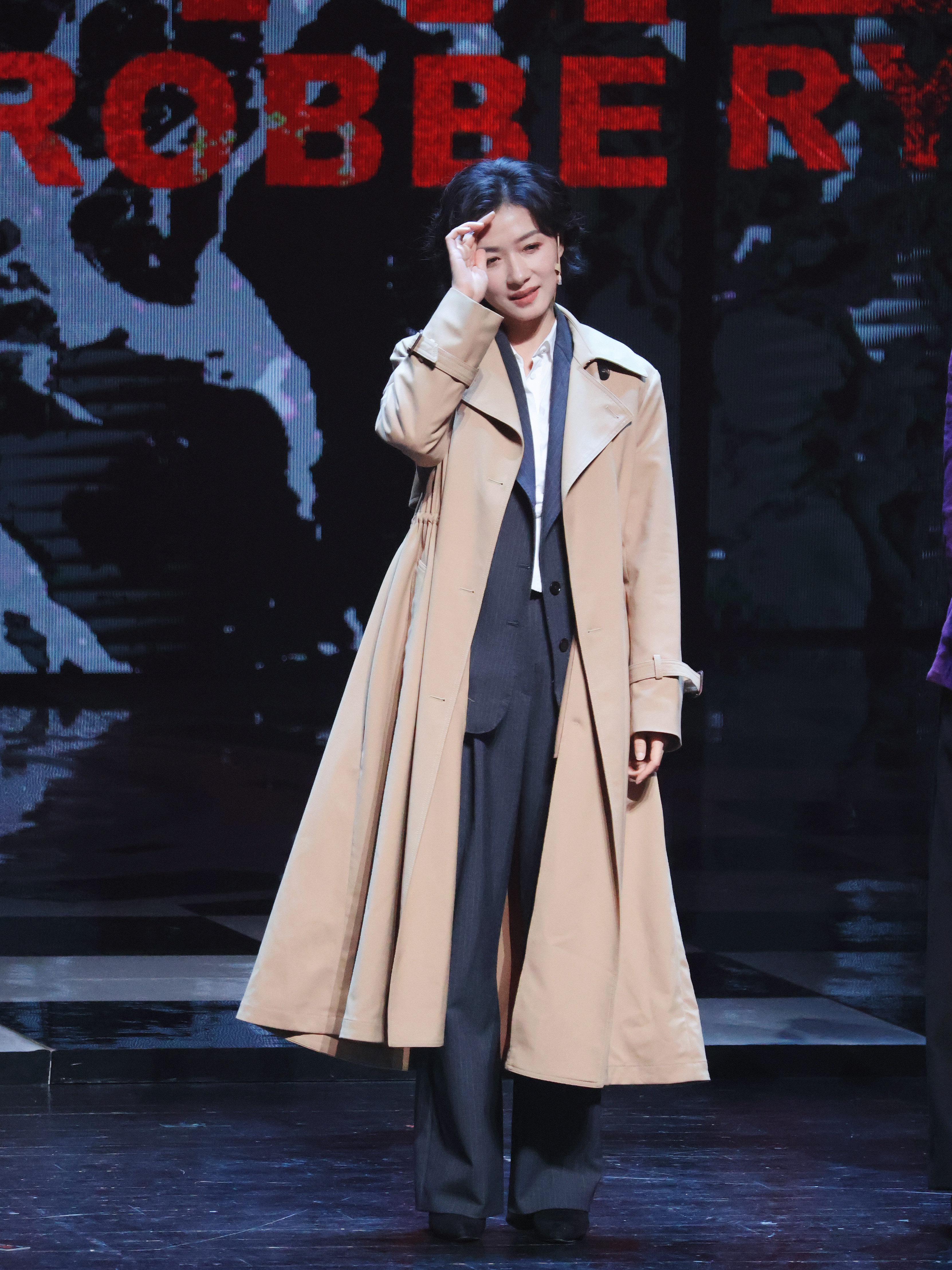 万茜｜万茜你好打劫｜万茜icy你站在那里，光便自动为你成像