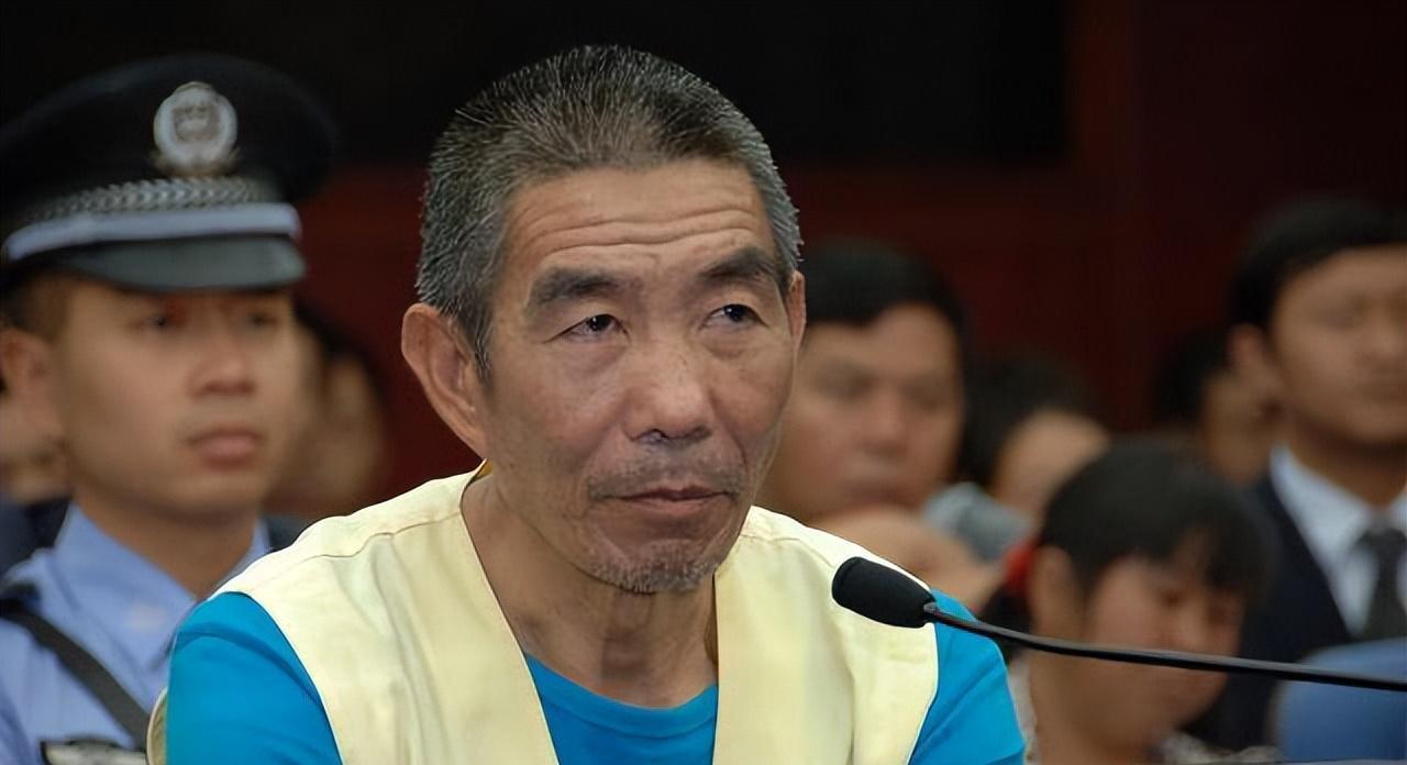 云南某村有个怪异的独居老头，20岁时杀人被判死缓，坐了近二十年牢放出来，平日里不