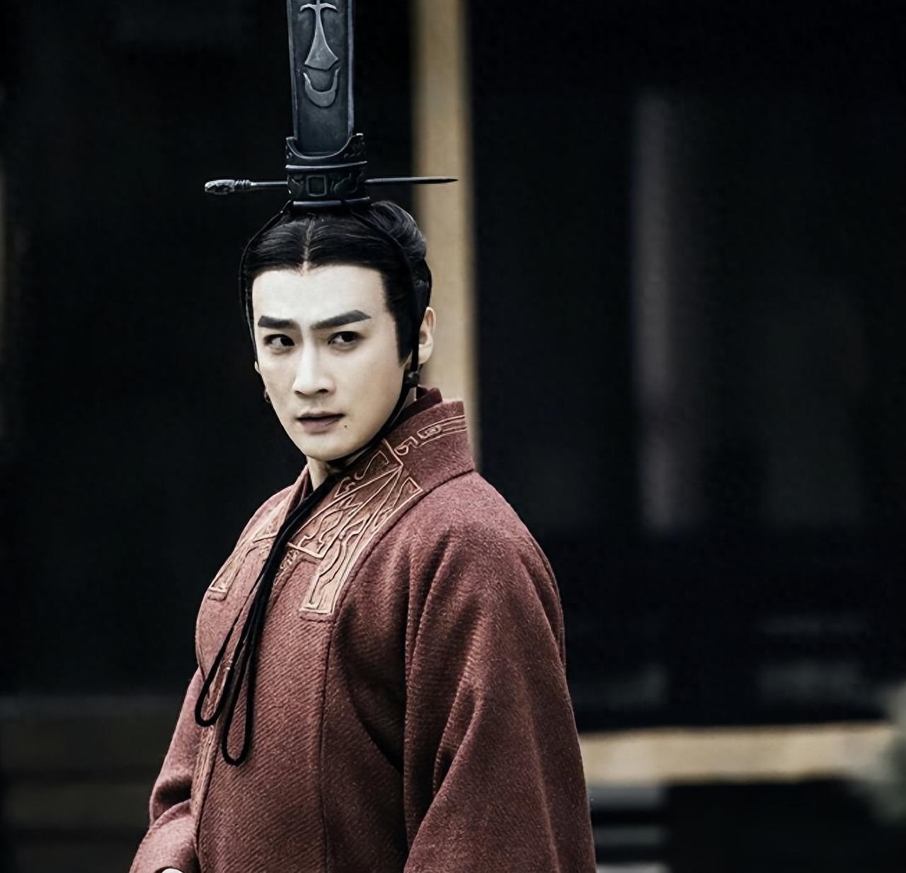 嫪毐的真实身份，很可能根本不是太监。"嫪毐"这两个字，合起来的意思是"沉迷女