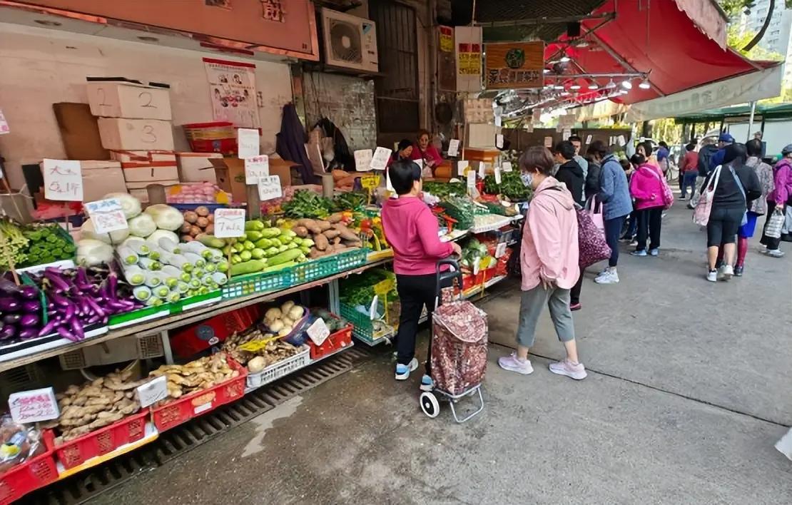 香港吃的9成是内地菜！食品合格率高达99.9%，背后这道门太关键香港市民
