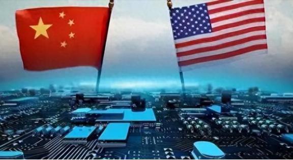 一位美籍华人曾表示中国人不要太自大，美国之所以去工业化，是因为钢铁，机电，军工，