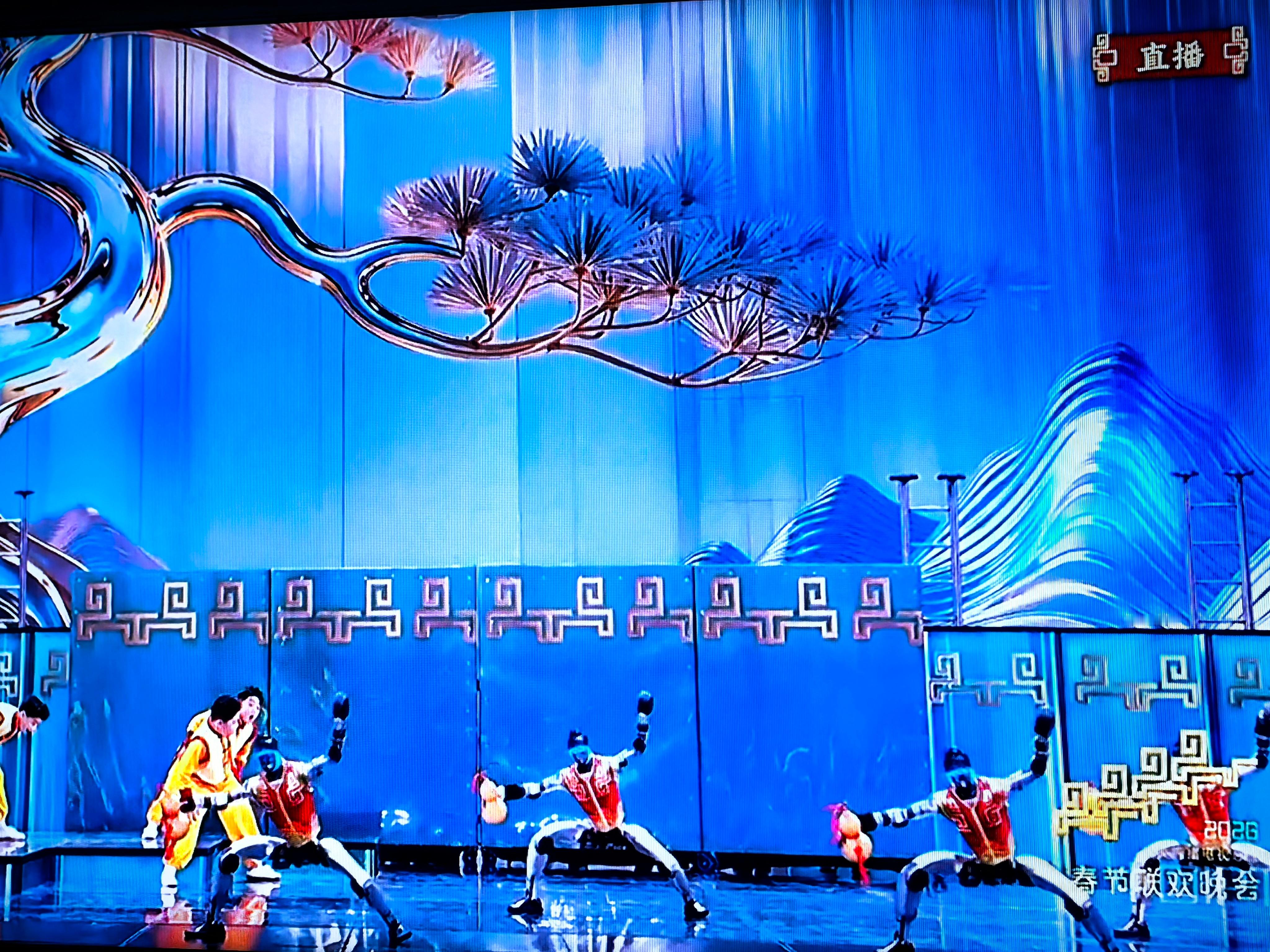 擦，感觉这玩意儿的动作和真人没啥区别了热点观点春晚