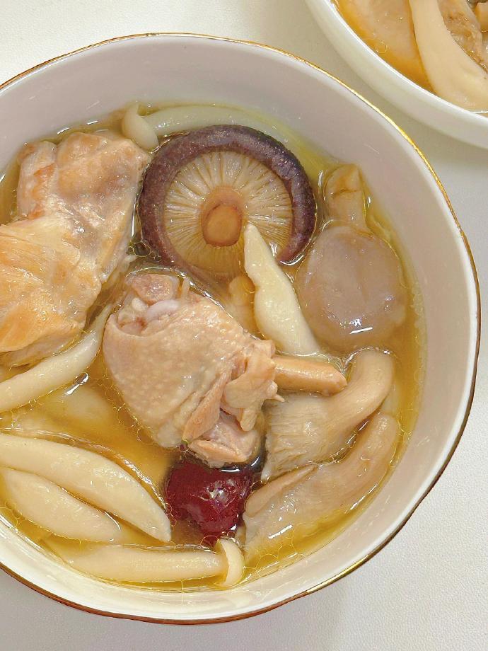 这个鸡汤也太太太鲜美啦！！！​​​