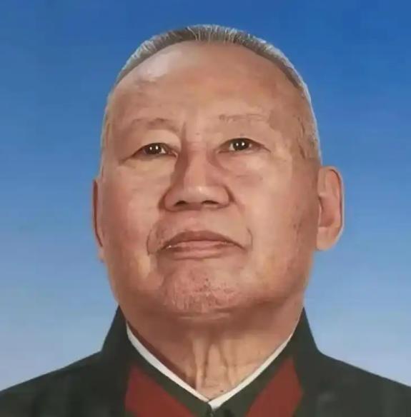 1978年，原空军副司令张积慧被撤职，被关了两年后，转业的他，到成都420厂当副