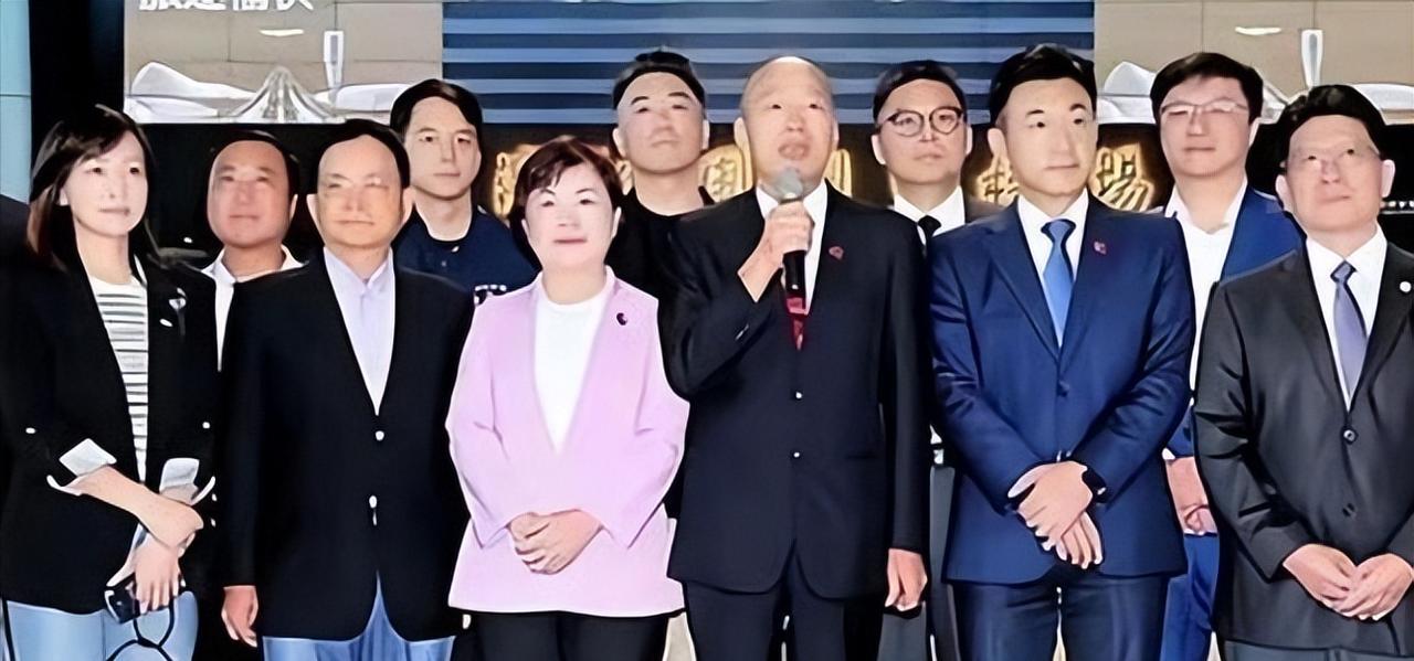 见完美议长，韩国瑜彻底不装了！“只能恋爱不能结婚”？谁给你的底气？6月27日