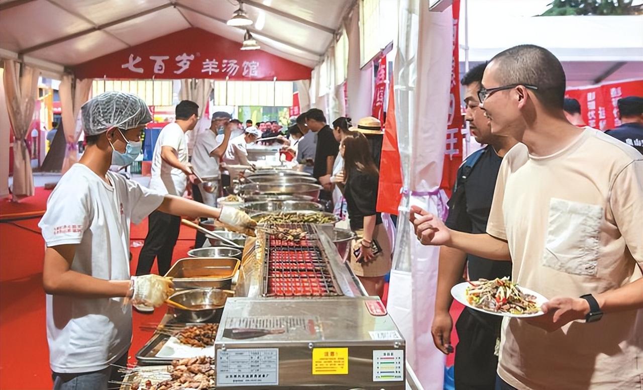 台湾有个老牌食品企业，做冰品和羊肉卤几十年了。父亲那辈为了打品牌，请艺人代言