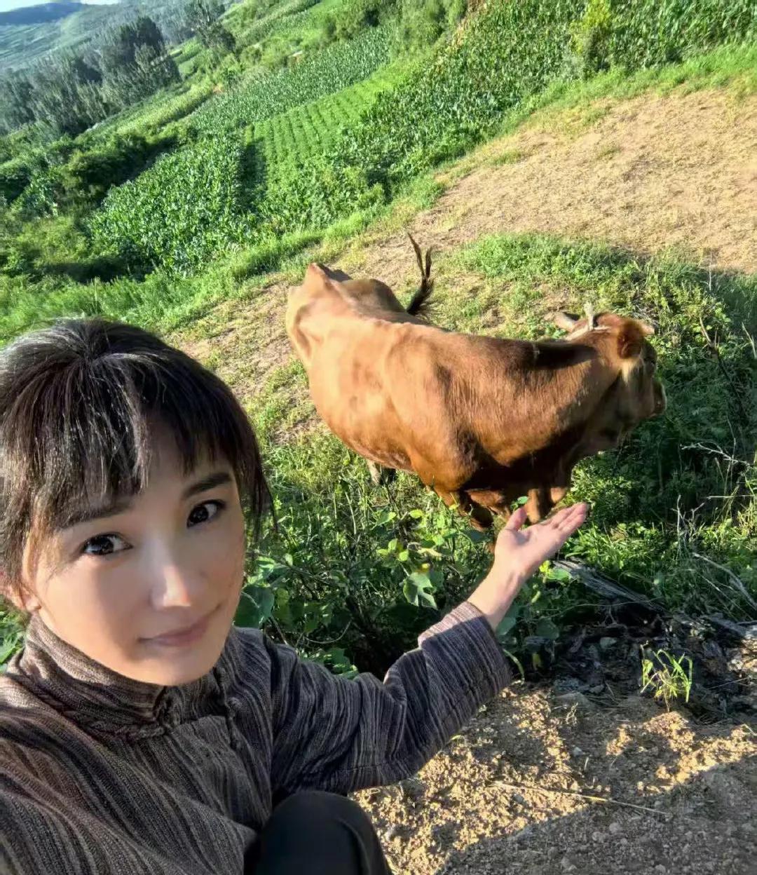 家人们谁懂啊！刚刚刷到消息，杨幂居然要去录制《种地吧》了！这梦幻联动直接把我砸晕