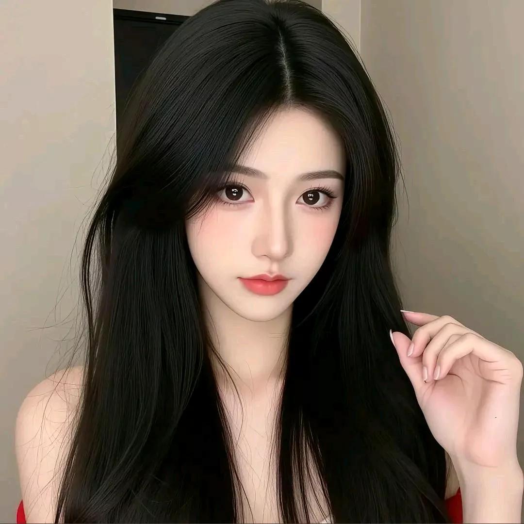 元气满满少女，甜美无瑕妆容，黑发飘飘，清新自然！清透少女感妆容温柔甜美风妆容