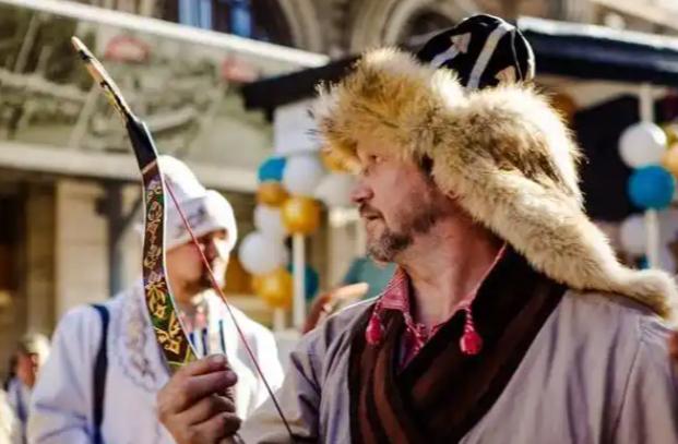 为何俄籍图瓦人说自己不是蒙古人让很多蒙古族不能接受了？其实，布里亚特人，图瓦人，