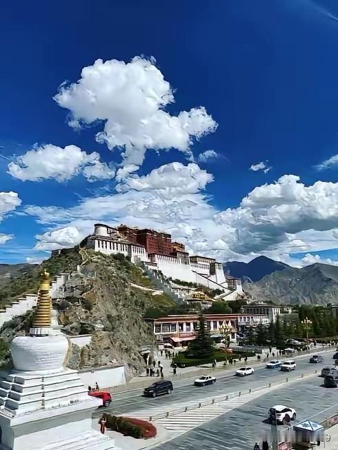 点赞500万，奖励50万。西藏这波操作太赞了，有人说，西藏文旅估计肠子都悔青