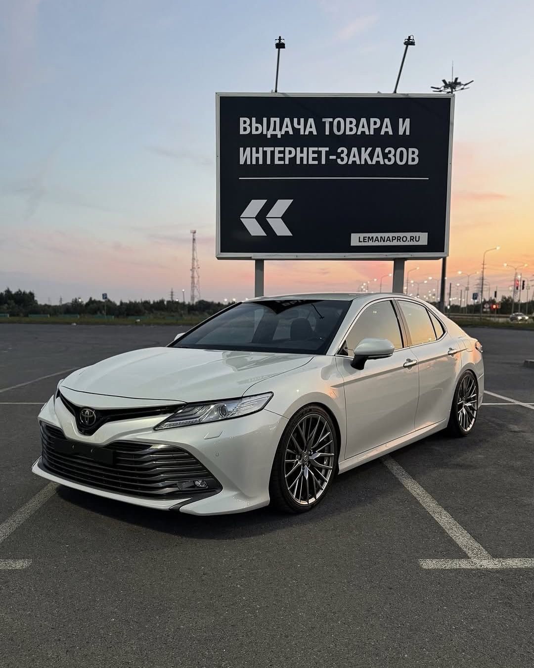 中东战事不是小风浪，是把日本汽车产业按在地上摩擦的致命绞杀，这波亏到崩盘，纯属自