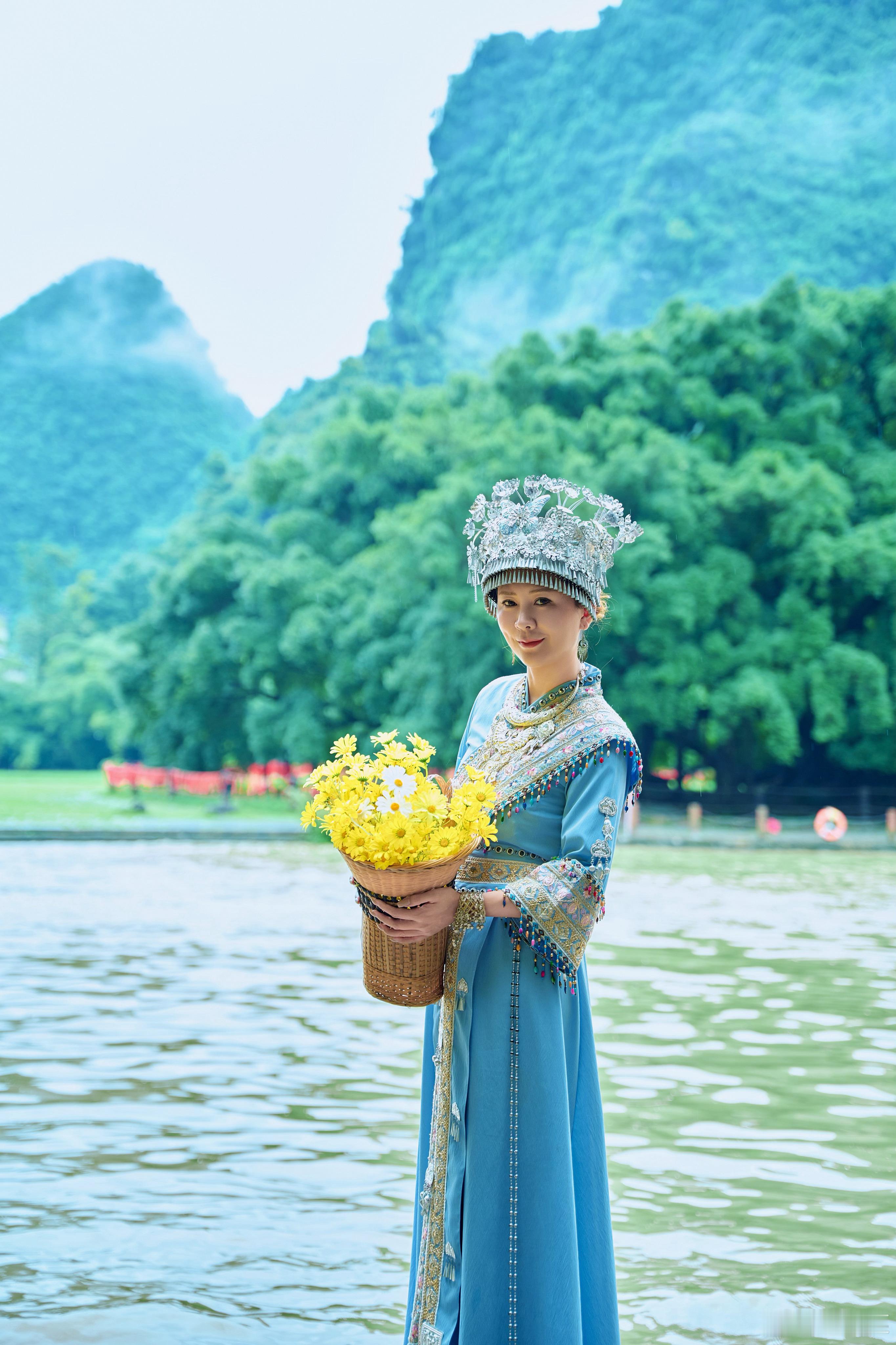 Guilin•阳朔🎋“头戴银饰，环佩叮当”阳朔山水人像摄影桂林·阳朔