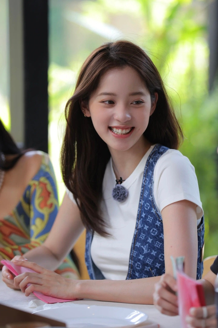 欧阳娜娜小妹妹，一看就很可爱俏皮，元气十足～​​​