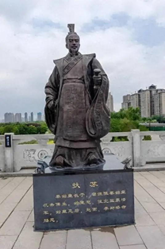 30万大军，大秦最能打的将军蒙恬就站在身边，只要他一声令下，整个北方边境的钢铁洪