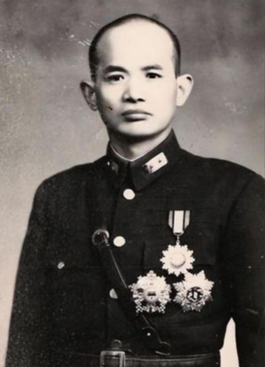 1955年6月5日晚上，跟了蒋介石三十年的侍卫长俞济时在家擦枪，子弹走火，打进了