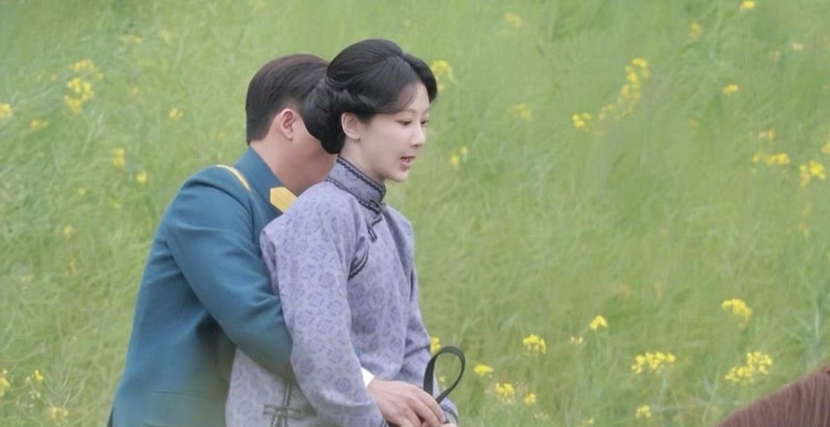 杨紫欧豪骑马路透杨紫欧豪玉兰花开君再来骑马路透哇哇哇