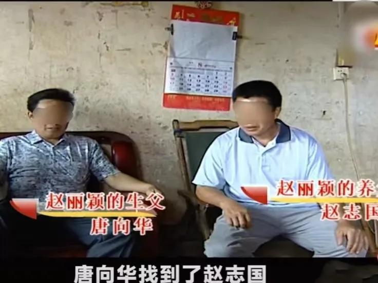 湖南长沙，男子靠着每月2000元的收入，供养女念书，没想到，19岁的养女考上大学