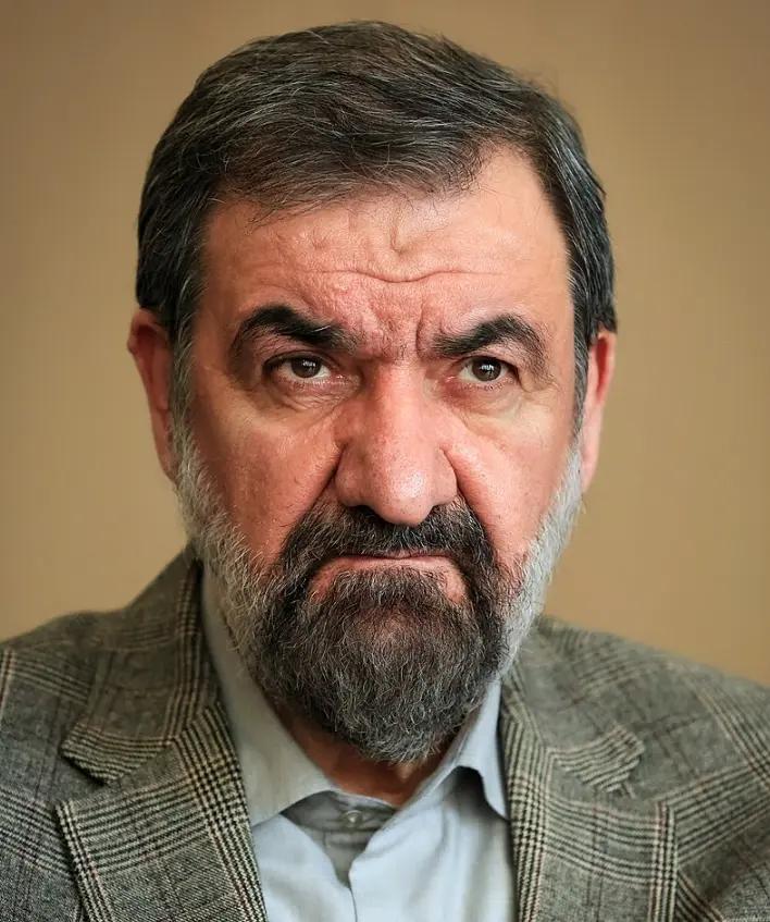 前革命卫队总司令伊朗国家利益秘书长穆赫辛雷扎伊，3月16日被伊朗精神领袖穆杰塔巴