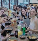 中俄免签之后，大量肤白貌美的俄罗斯女孩涌入中国。 这些俄罗斯女孩来到中国，可