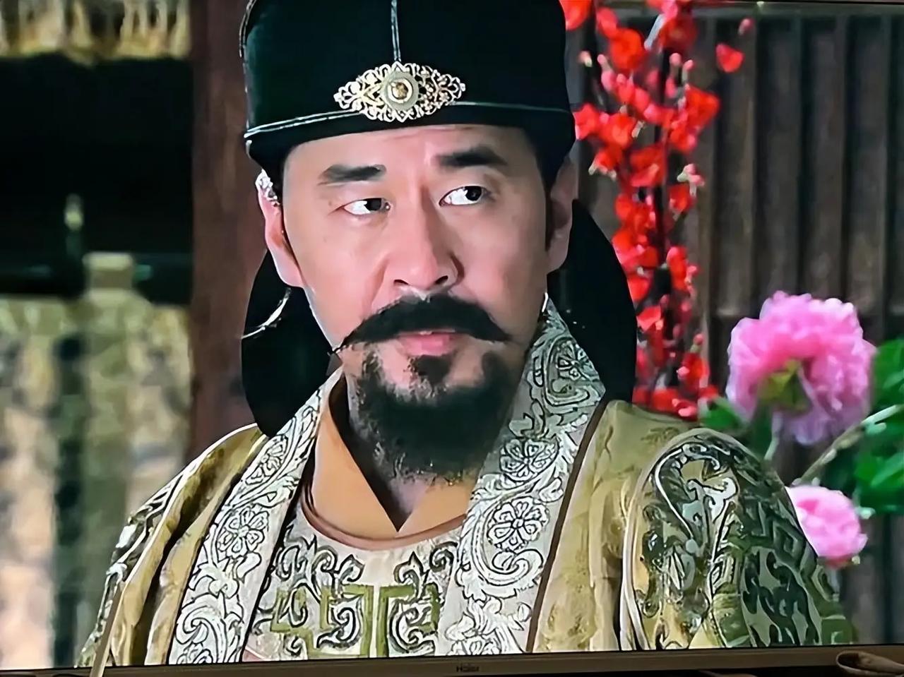 怪不得赵匡胤要杯酒释兵权，节度使制度的积弊与宋初政治智慧。960年，赵匡胤在