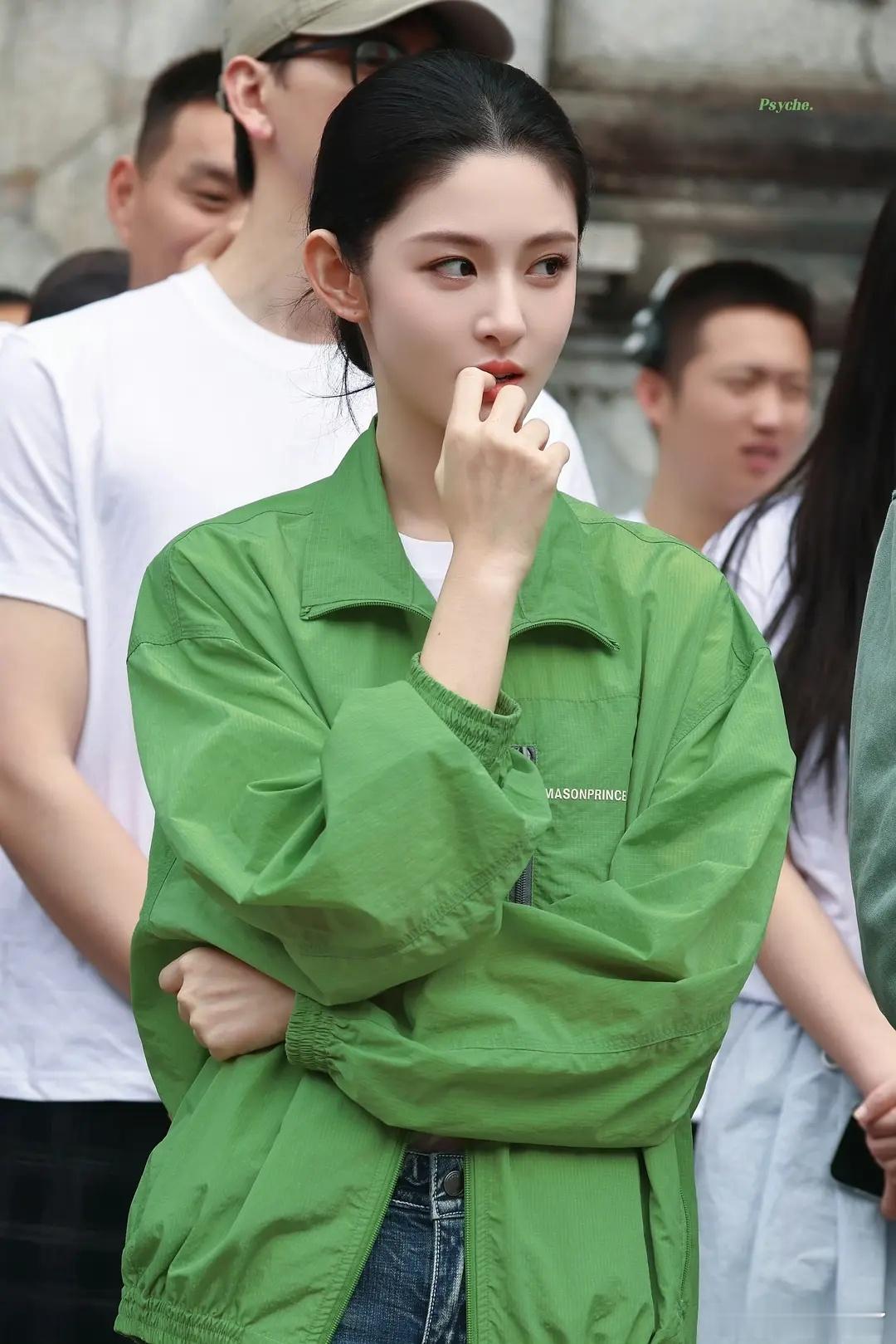 赵晴有希望靠脸成为00后主力军吗​​​
