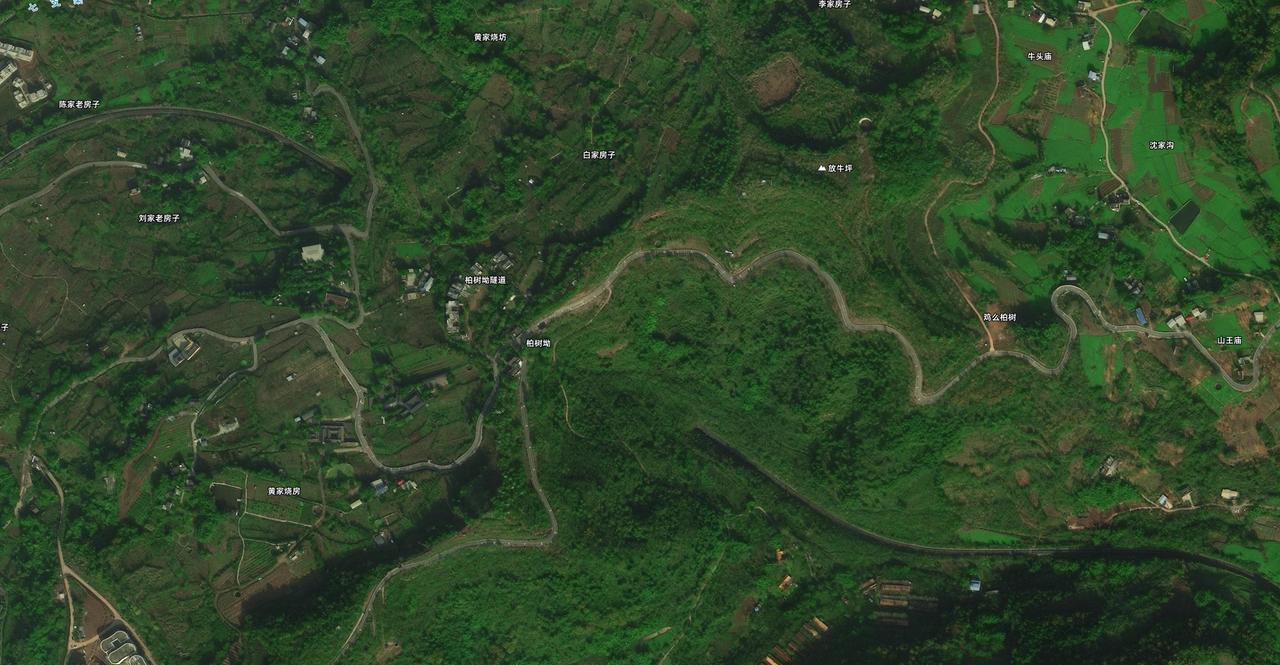 成渝铁路，当年是如何穿越龙泉山的？龙泉山，是当年成渝铁路进入成都平原最后一道难