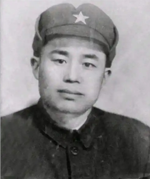 1943年，王近山随手消灭180名日军，但在清点战利品时，战士却疑惑道：“枪呢？