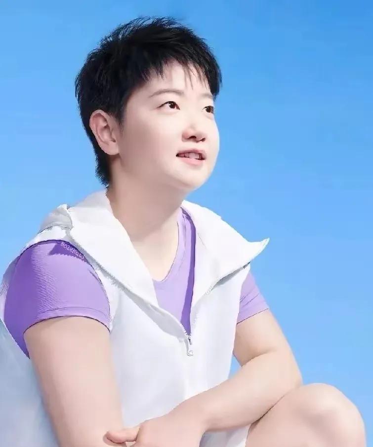 如今两个人渐行渐远…莎莎刚拿了世锦赛双冠王，陈梦刚上了一档综艺节目；莎莎接