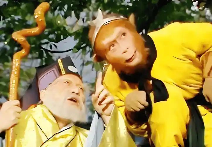 难怪孙悟空要推倒人参果树，你看他用火眼金睛看到了啥秘密说起孙悟空推倒人参果树，