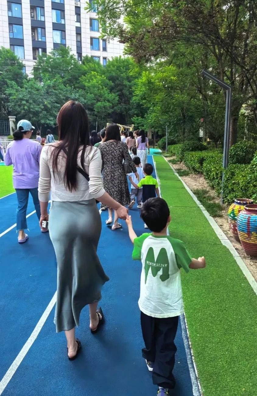 时光里的感悟20年一代人，曾经的90后也都陆续成家立业了[烟花]