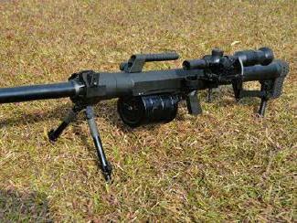 解放军这款单兵武器看着很怪，为啥国内外军迷都在关注？QLU11狙击榴弹发射器，把