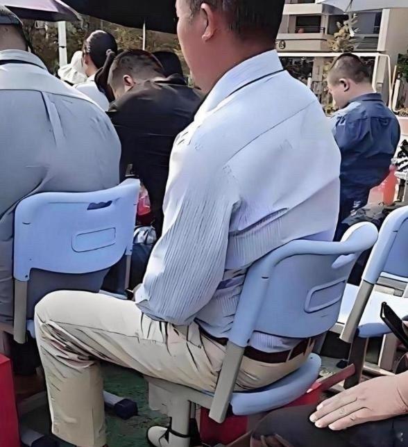 这位家长真给学生们长脸了啊