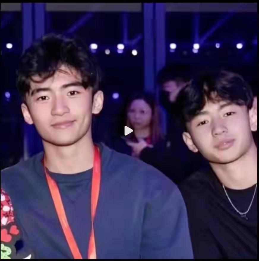 张柏芝，这次彻底翻身了！近日，19岁的Lucas突然引发网友热议，没想到只是几