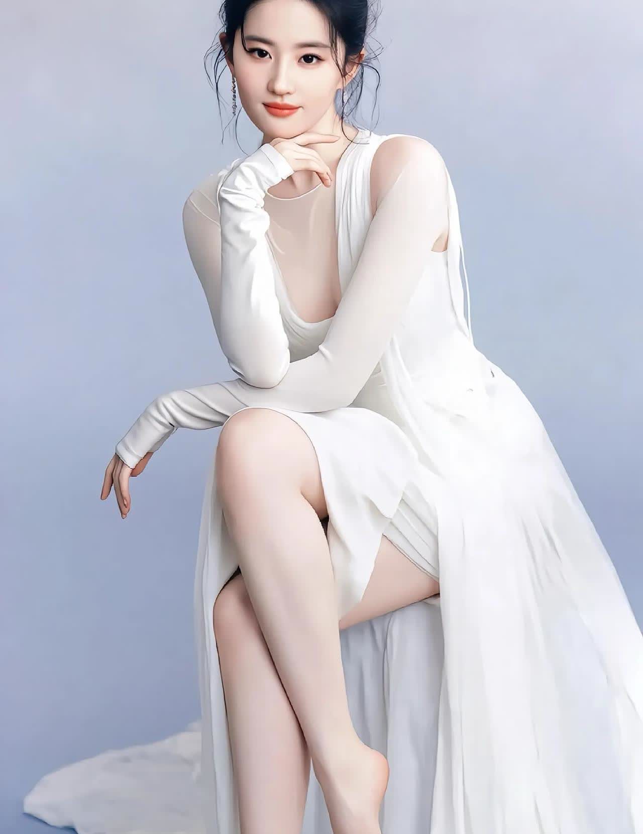 刘亦菲完美身材，逆天大长腿太美了！！
