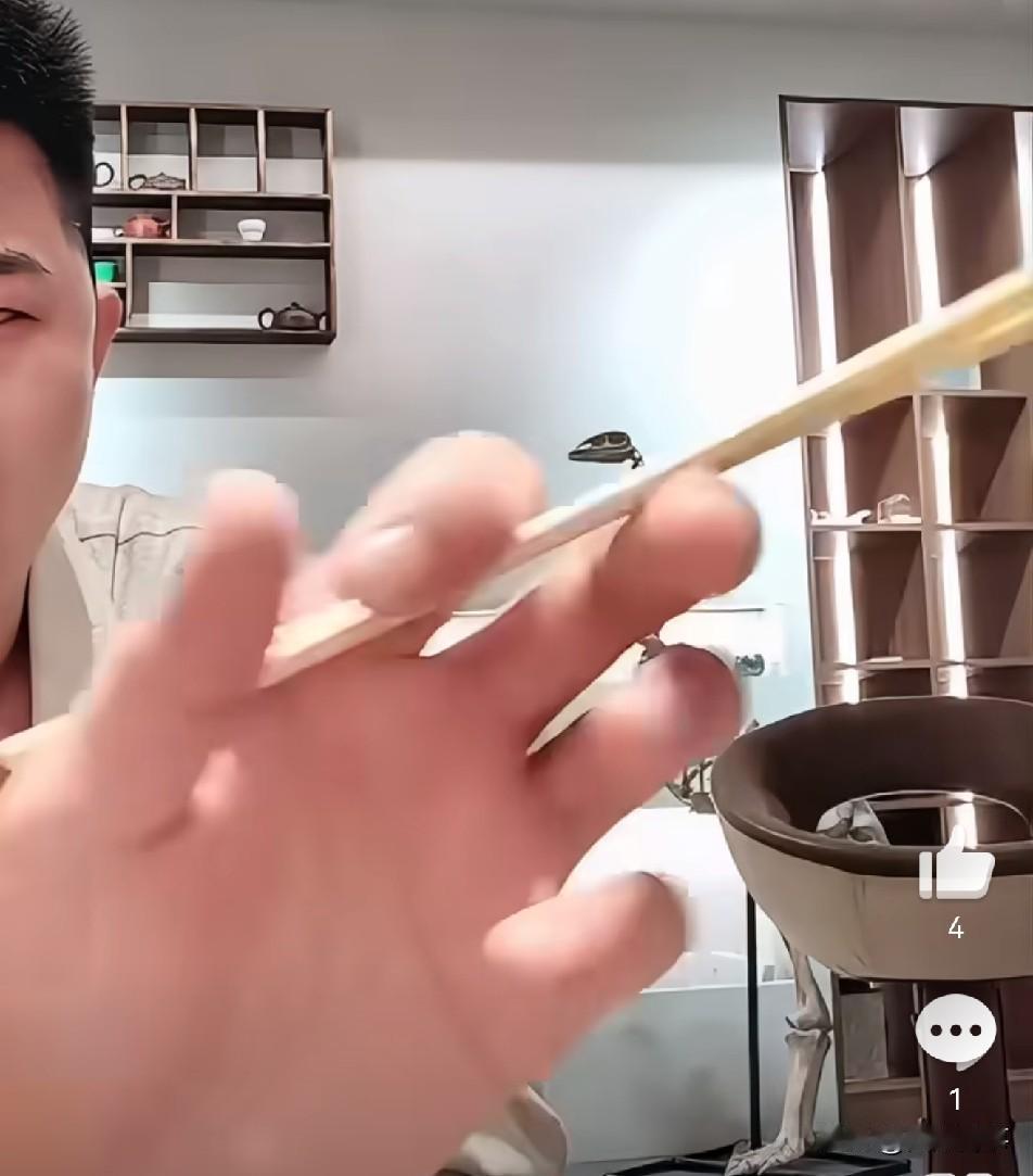 T佑庆幸选择崔阿扎，哪怕有天他背刺我，小细菌跟阿扎没发做对比！
