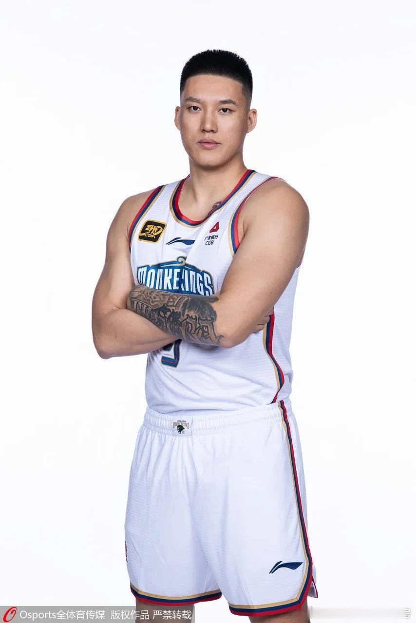 据篮球媒体人消息，曾繁日确定离开吉林男篮，吉林队放弃执行第二年球队选项，他的经纪