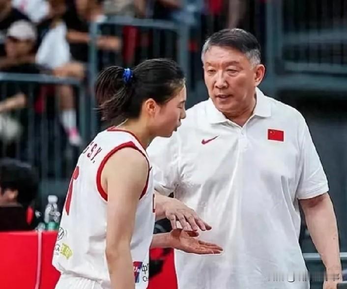 美国女篮险些被爆冷给所有球队提醒，对比意大利队，中国女篮准备不足的不仅是球员。