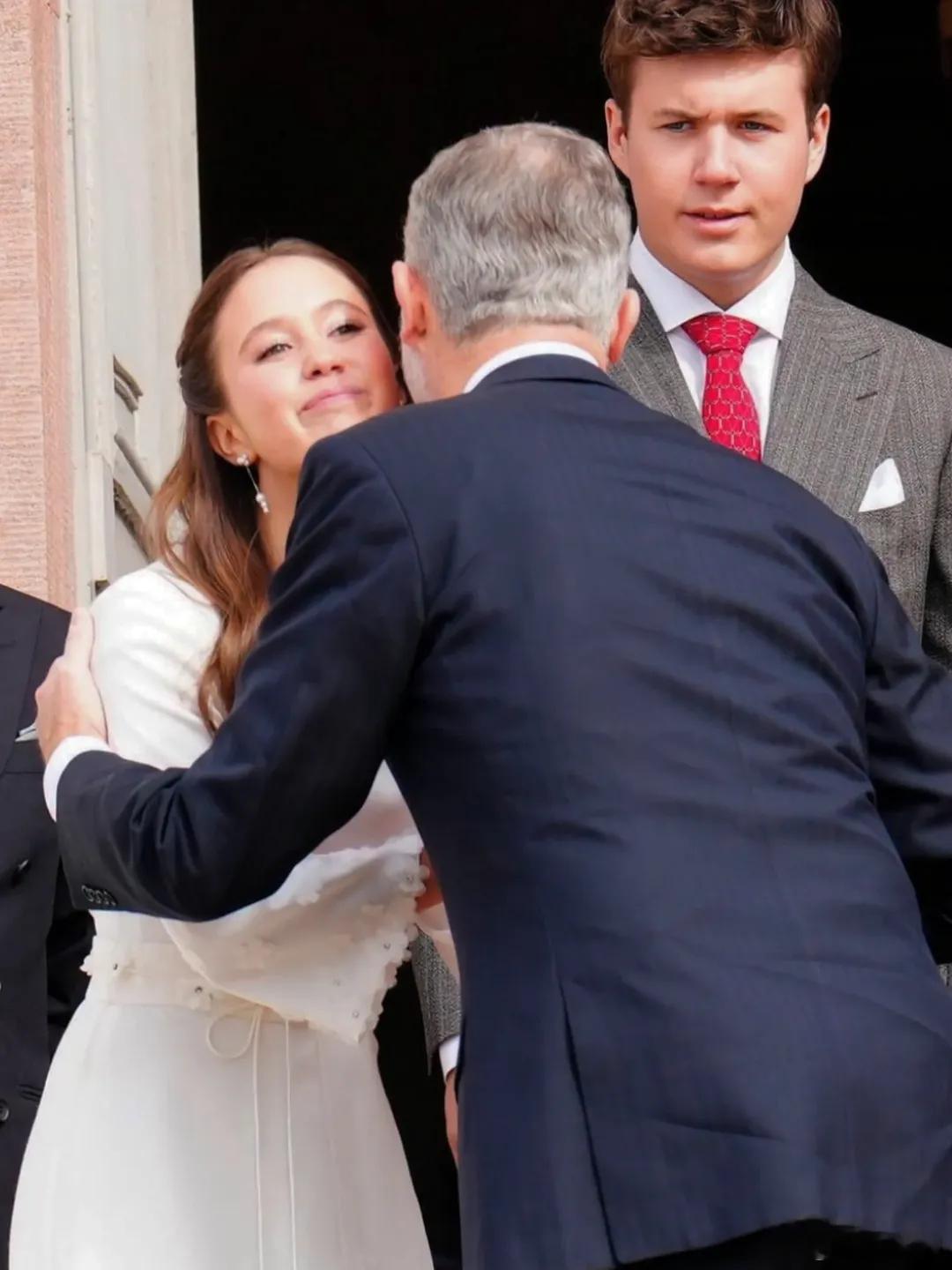 丹麦王室🇩🇰4月18日，文森特王子和约瑟芬公主的坚信礼仪式，大头哥怎么又肥