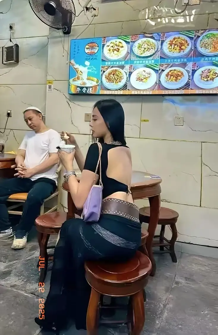 新疆真的处处是热巴啊！
